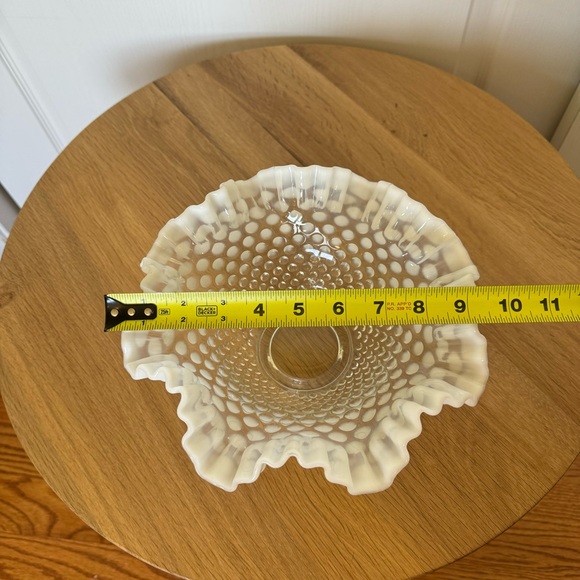 Vintage Fenton Moonstone Opalescent Hobnail Ruffled Edge Bowl - Picture 6 of 7